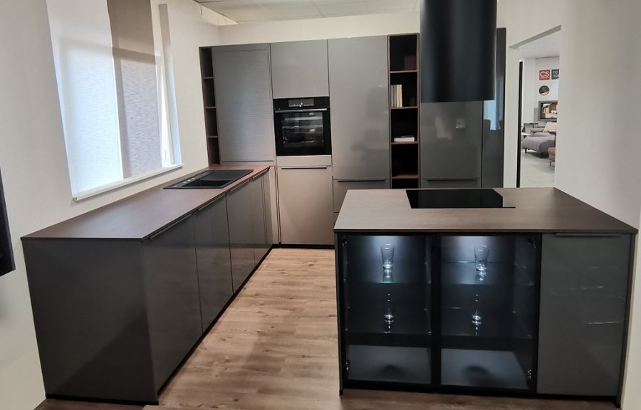 Kuhinja Nobilia LUX z aparati